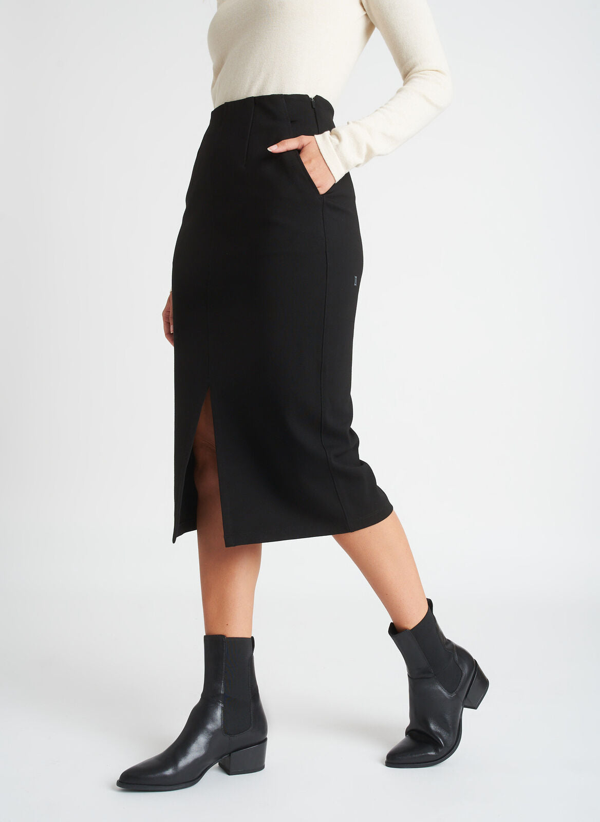 Serenity Double Knit Pencil Skirt ?? Model:: Allie | S || Black