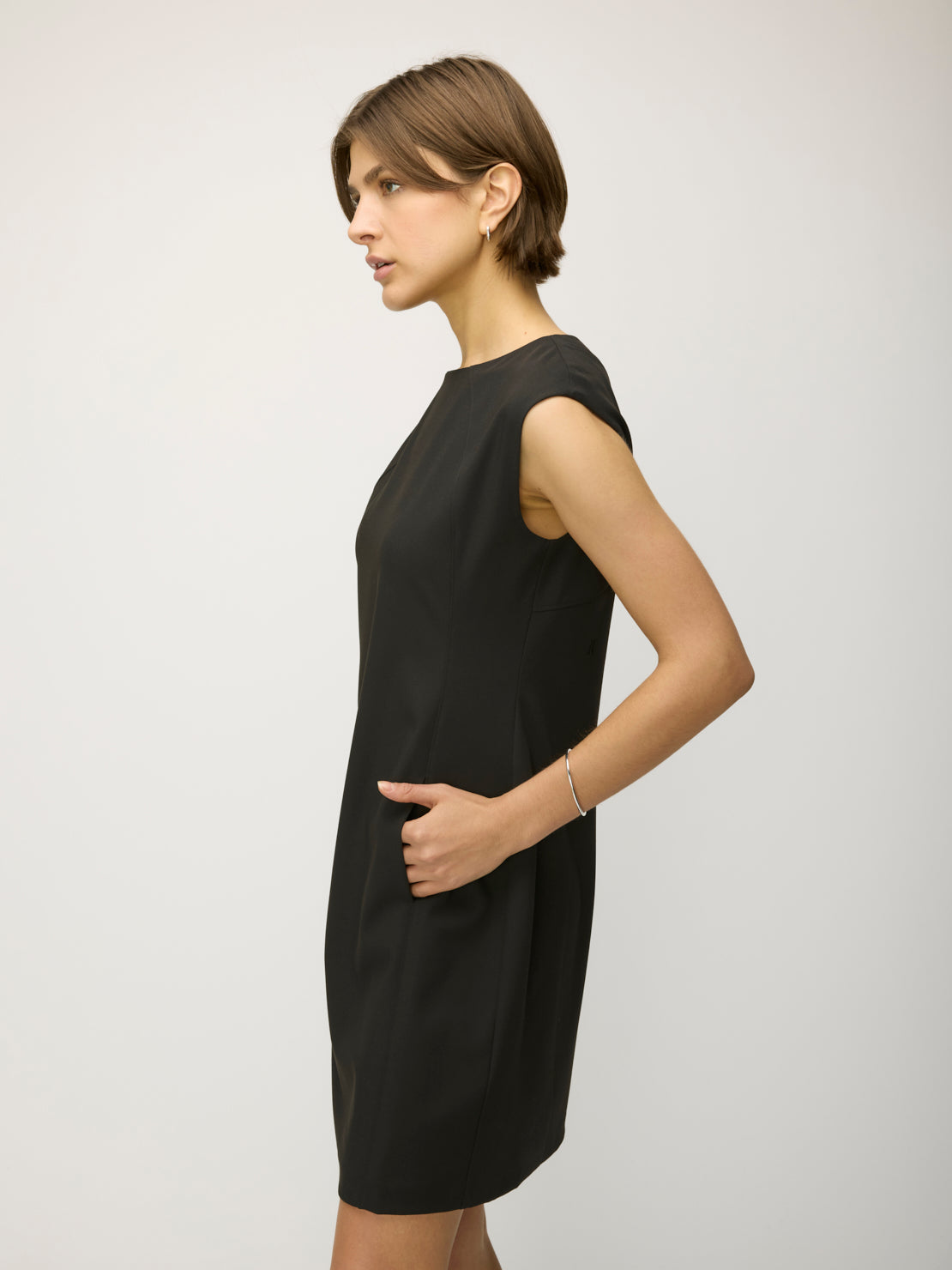 Pursuit Capsleeve Shift Dress | Kit and Ace Pursuit Capsleeve Shift Dress | Kit and Ace