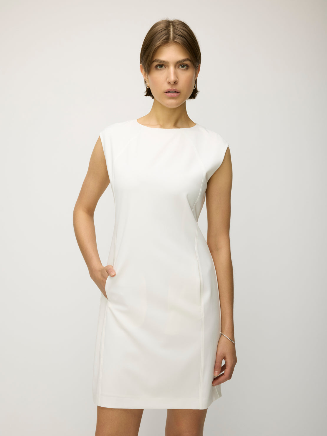 Pursuit Capsleeve Shift Dress | Kit and Ace Pursuit Capsleeve Shift Dress | Kit and Ace