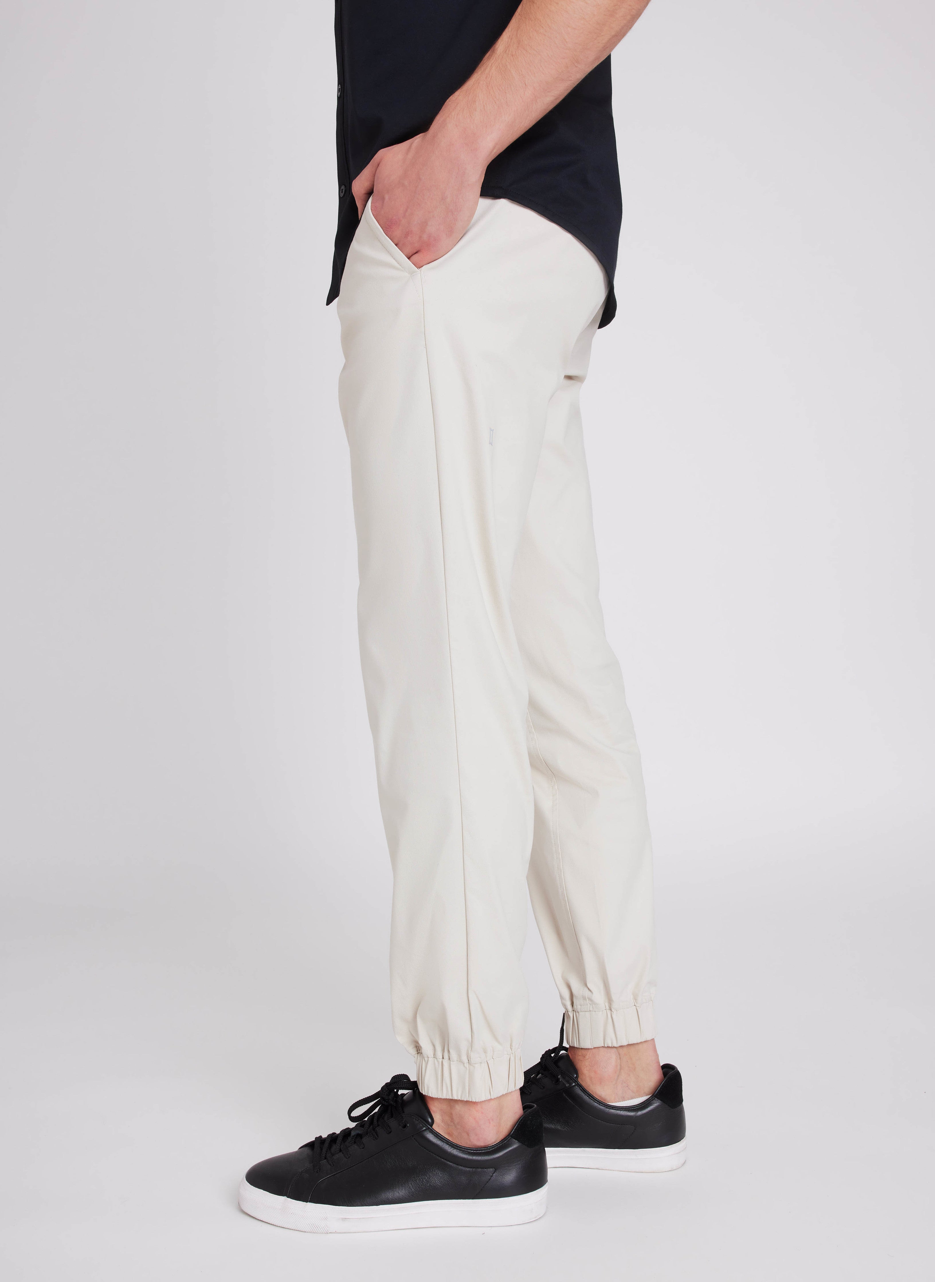 Navigator Commute Joggers ?? Model:: Filippo | 32 || Cloud