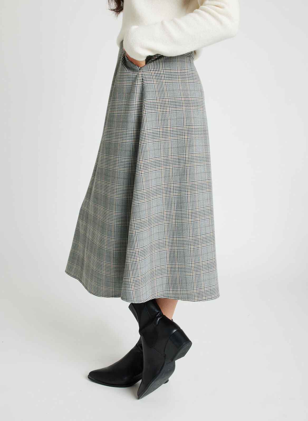 Go To A-Line Skirt ?? Model:: Katie| 6 || Whisper/Black Plaid