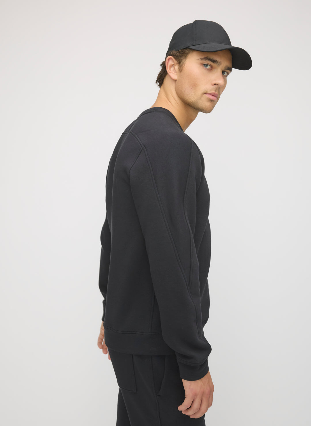 Sojourn Fleece Crewneck