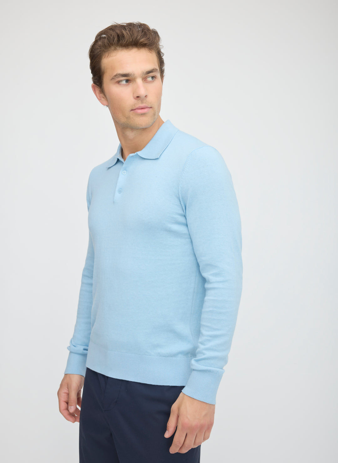 KMM10242CottonCashmerePoloSweaterBleachDenim_056