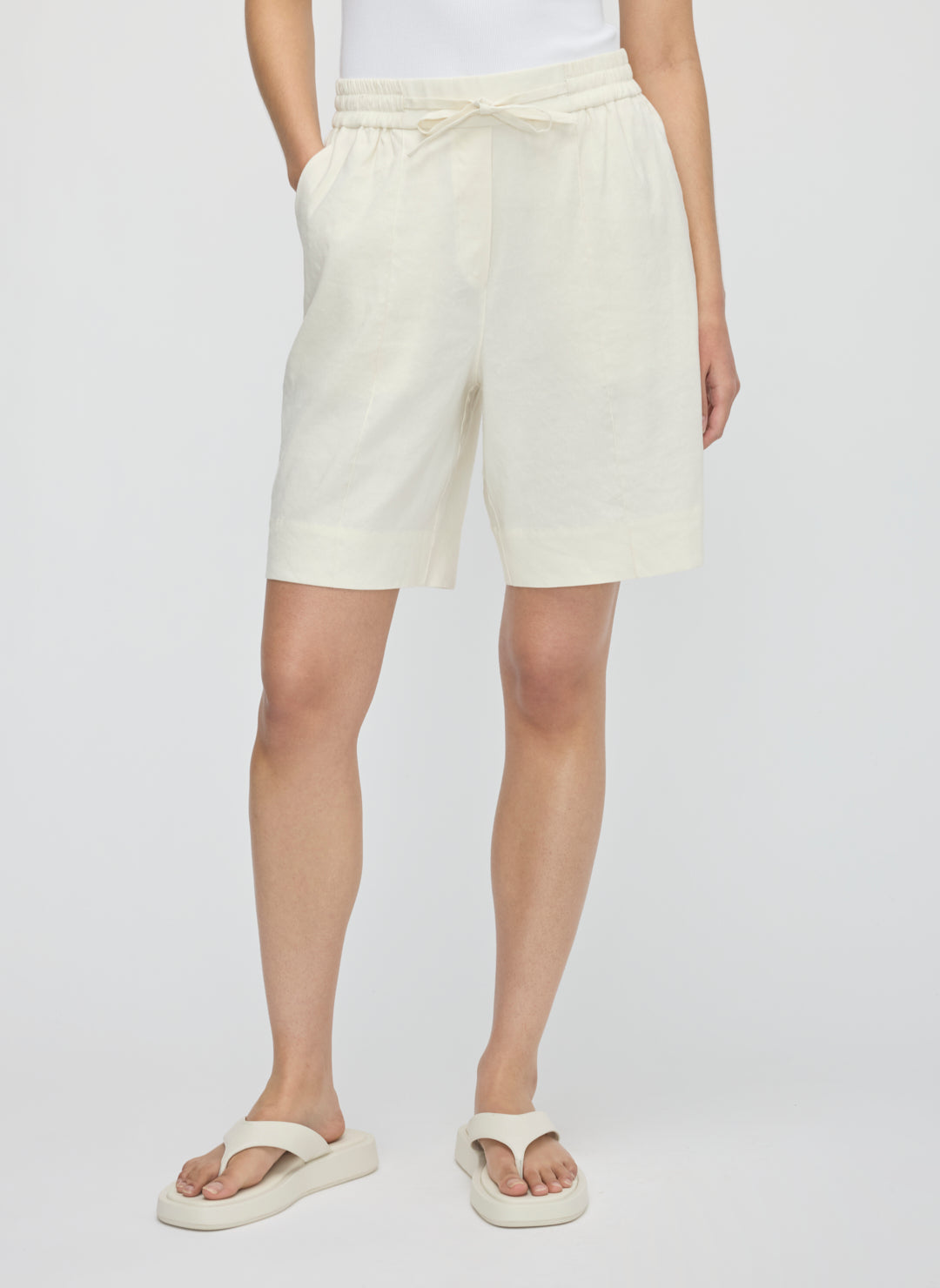 Lyon Linen Pull On Short