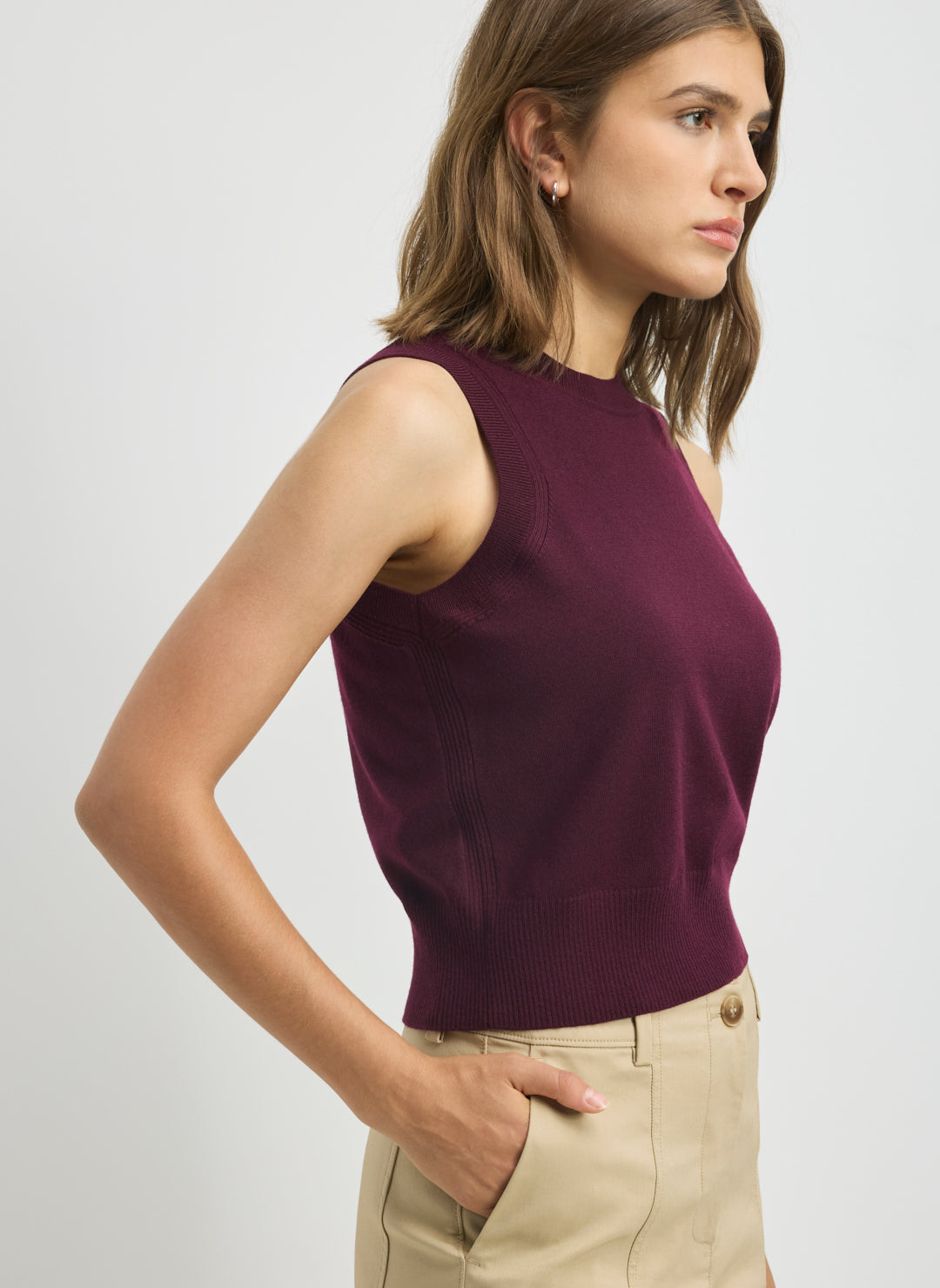 KWM10340EFFORTLESSMERINOSHRUNKENSWEATERVESTFudge_052