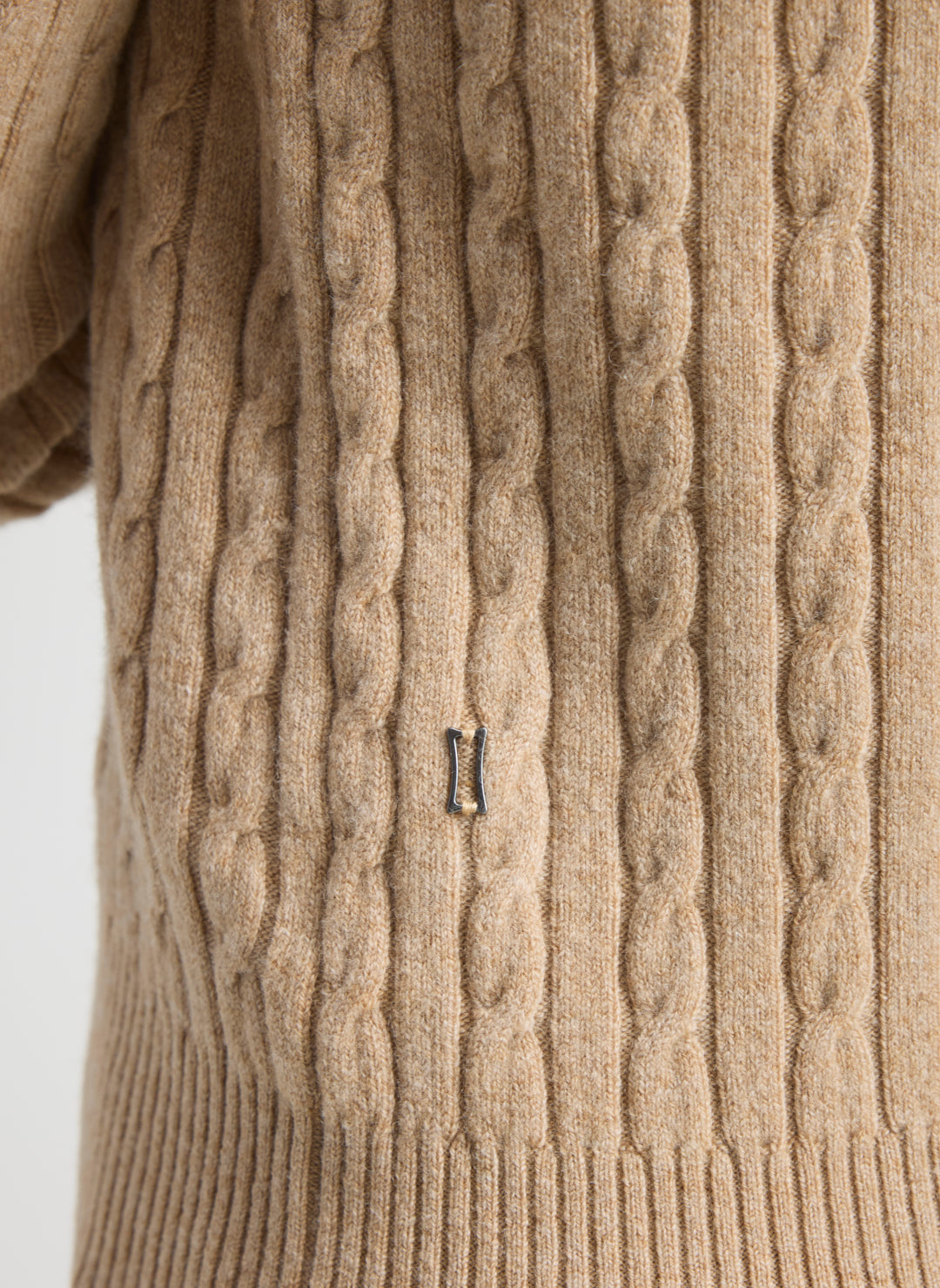 KWM10342KitCashmerinoClassicCableSweater-ToffeeTan_048