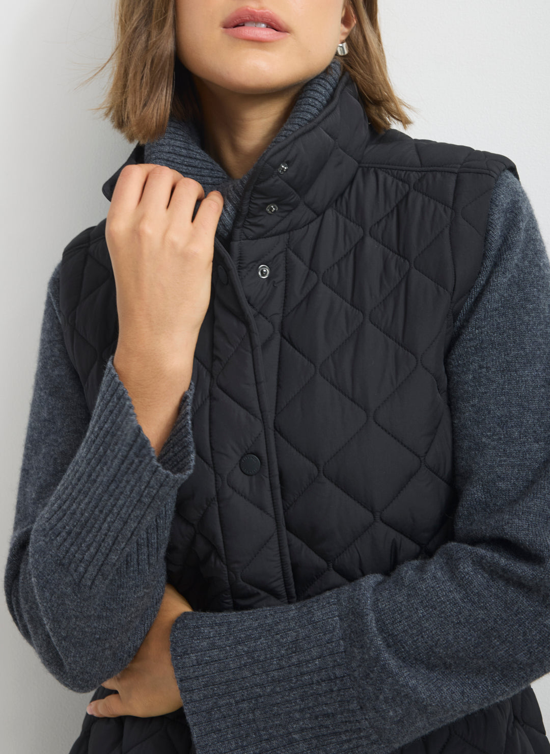 KWO10093OSLOQUILTEDVEST-Black_046