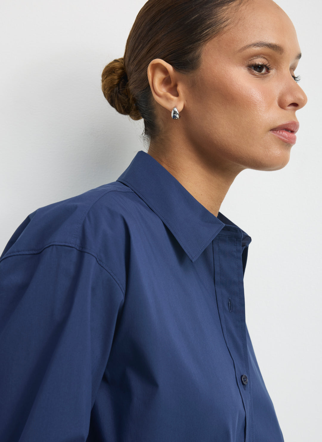 KWT10577CelinaCoolingCottonOversizedButtonDownNavy_039