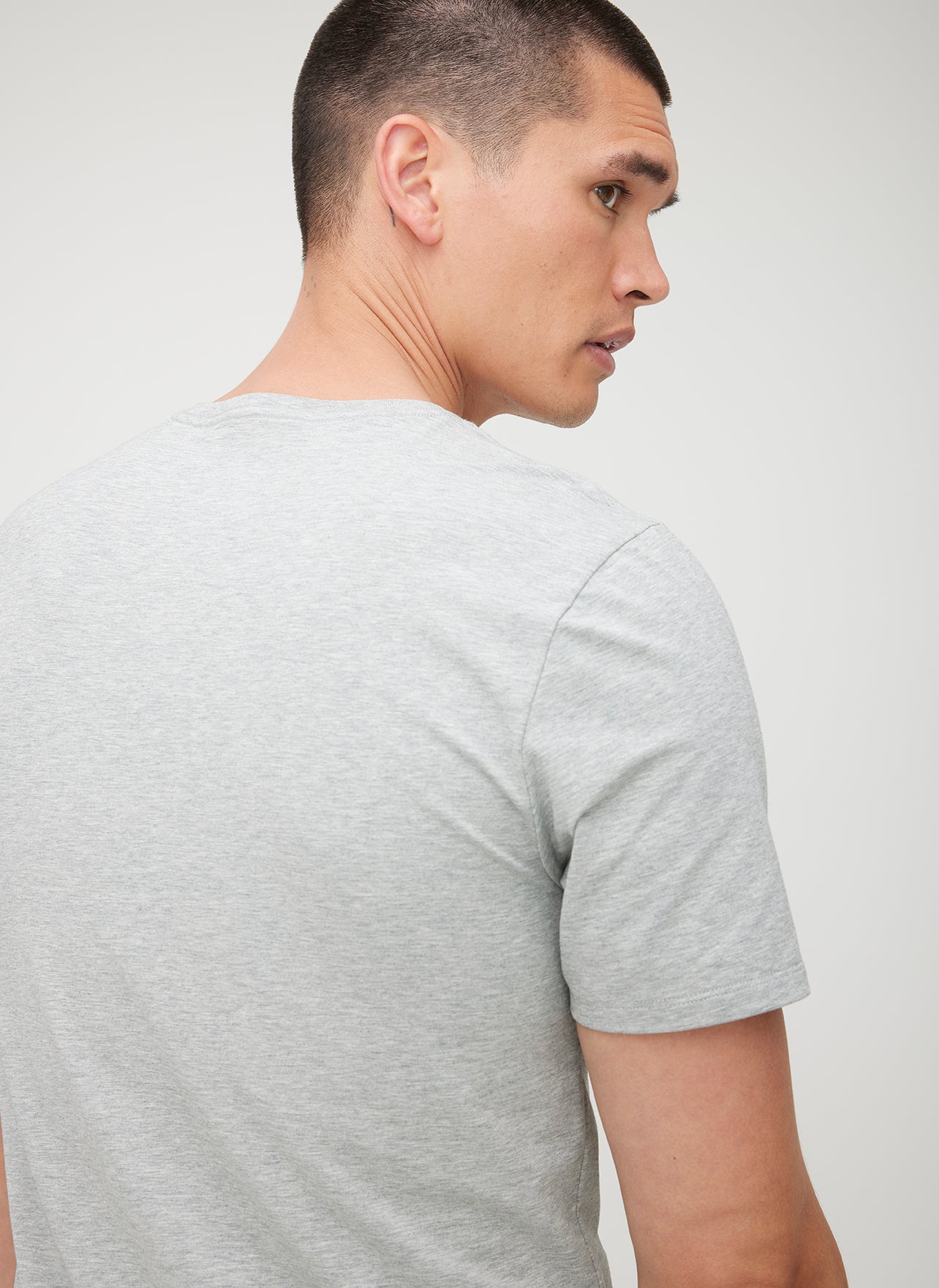 Kit and Ace — Stanton Short Sleeve V-Neck Tee