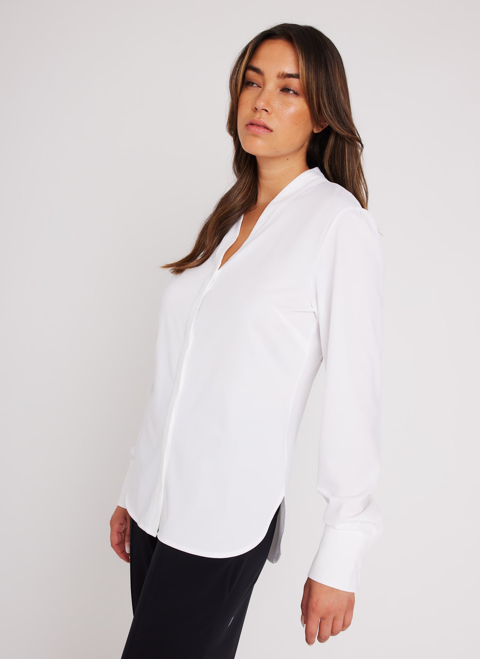 On the Move Long Sleeve Blouse ?? Model:: Sarah | S || Bright White