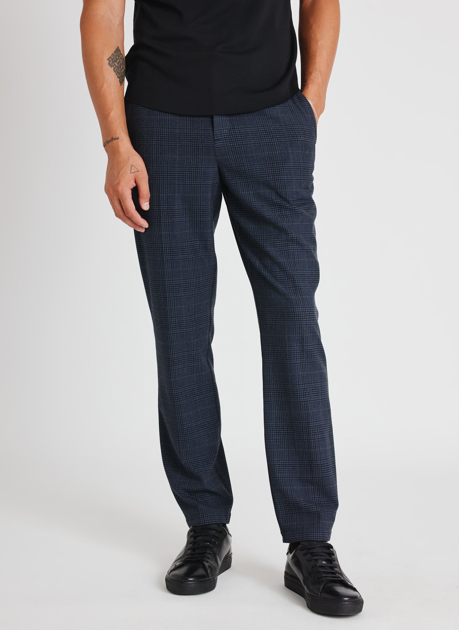 Recycled Suiting Trousers Standard Fit ?? Model:: Adryan | 32 || Navy Glen Plaid