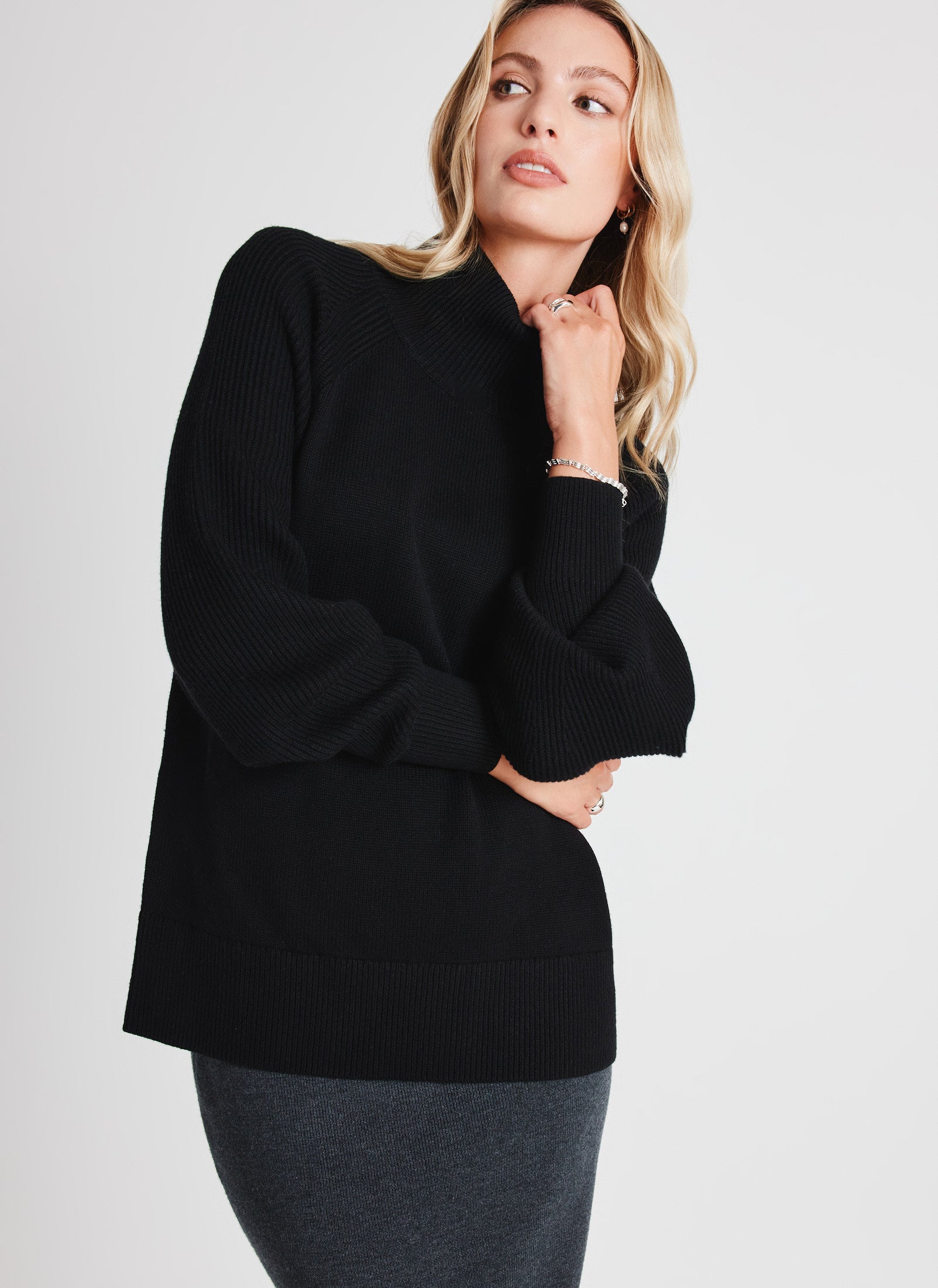 Sophia Merino Turtleneck Sweater ?? Model:: Avery | S || Black