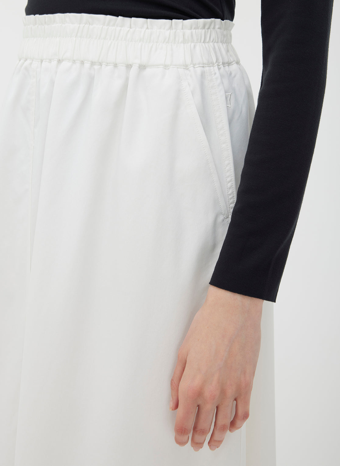 Sublime A Line Skirt ?? Model:: Akech | S || Ecru