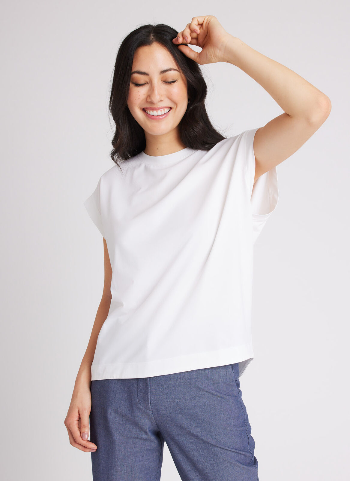 On the Move Cap Sleeve Tee ?? Model:: Lianne | S || Bright White