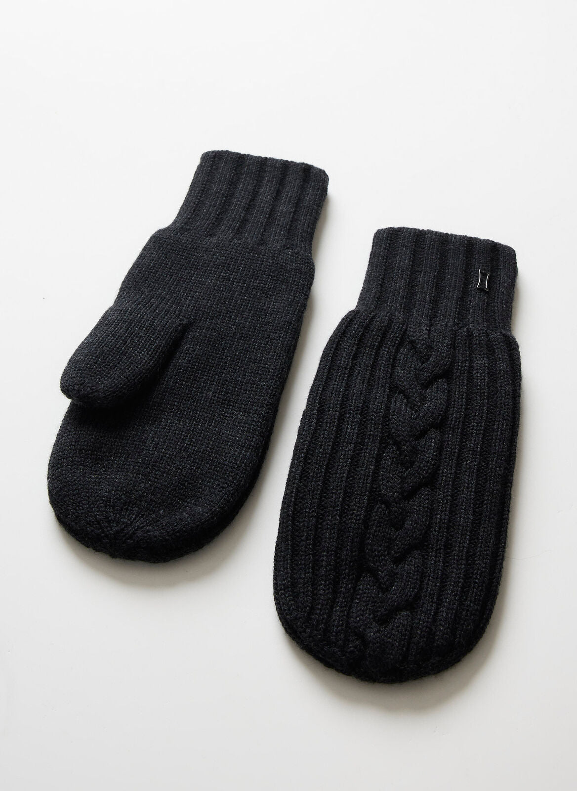 Kit and Ace — Cableknit Merino Mitten